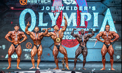 Leia mais sobre o artigo Mr. Olympia 2025: Ramon Dino Faz História na Classic e Derek Lunsford Retoma o Trono na Open